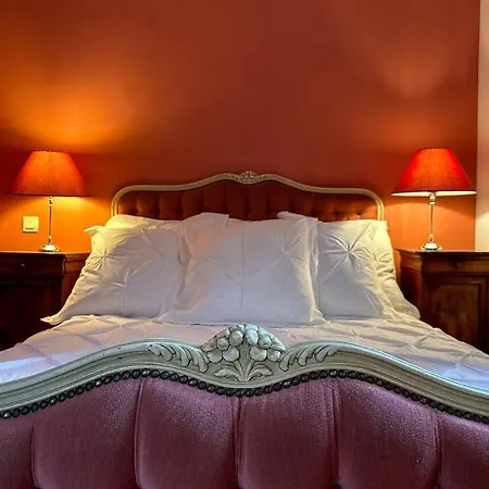Chateau Le Bas Bleu, Maison D'hotes L'independance : 12p