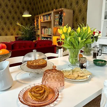 Chateau Le Bas Bleu, Maison D'hotes L'independance : 12p Holiday home Quesnoy-le-Montant