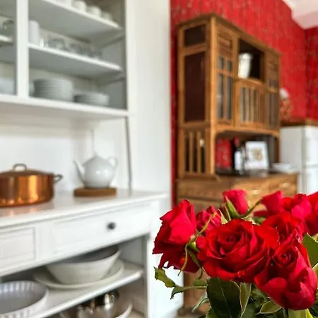 Chateau Le Bas Bleu, Maison D'hotes L'independance : 12p Holiday home Quesnoy-le-Montant