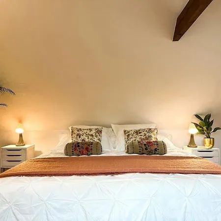 Chateau Le Bas Bleu, Maison D'hotes L'independance : 12p * Quesnoy-le-Montant