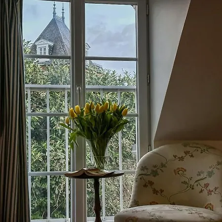 Holiday home Chateau Le Bas Bleu, Maison D'hotes L'independance : 12p *