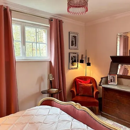 Holiday home Chateau Le Bas Bleu, Maison D'hotes L'independance : 12p Quesnoy-le-Montant