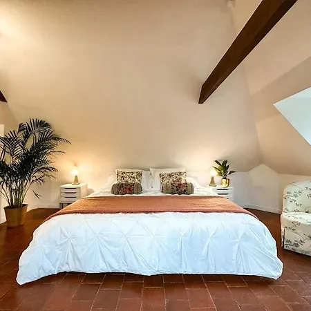Chateau Le Bas Bleu, Maison D'hotes L'independance : 12p Holiday home Quesnoy-le-Montant