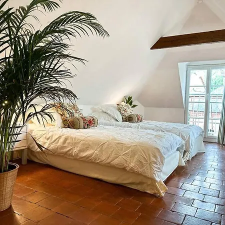 Chateau Le Bas Bleu, Maison D'hotes L'independance : 12p * Quesnoy-le-Montant