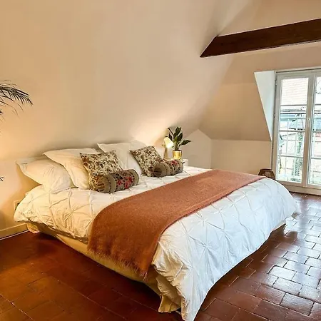 Holiday home Chateau Le Bas Bleu, Maison D'hotes L'independance : 12p Quesnoy-le-Montant