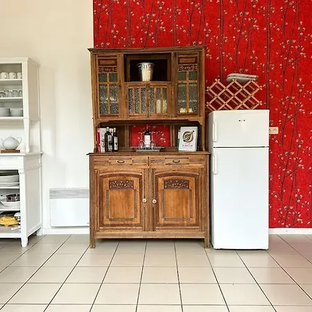 Chateau Le Bas Bleu, Maison D'hotes L'independance : 12p Quesnoy-le-Montant